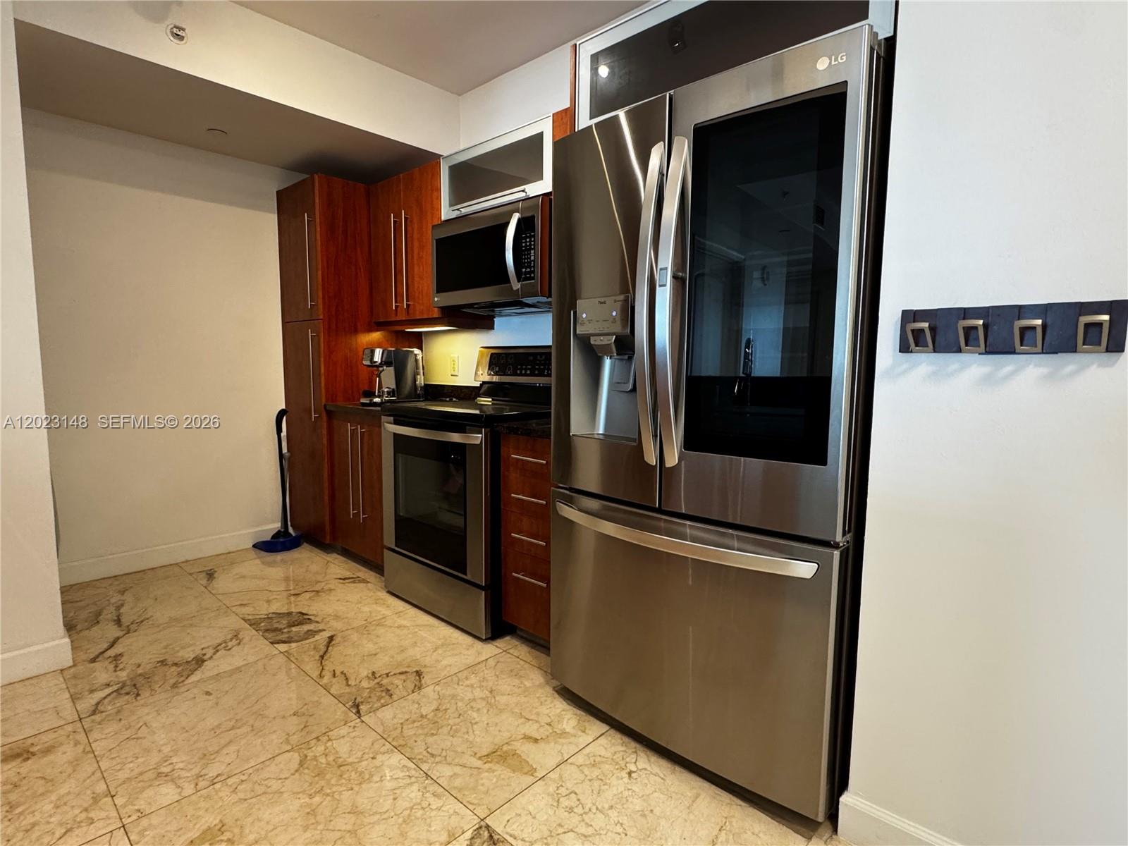 TOSCANO CONDO - Residential