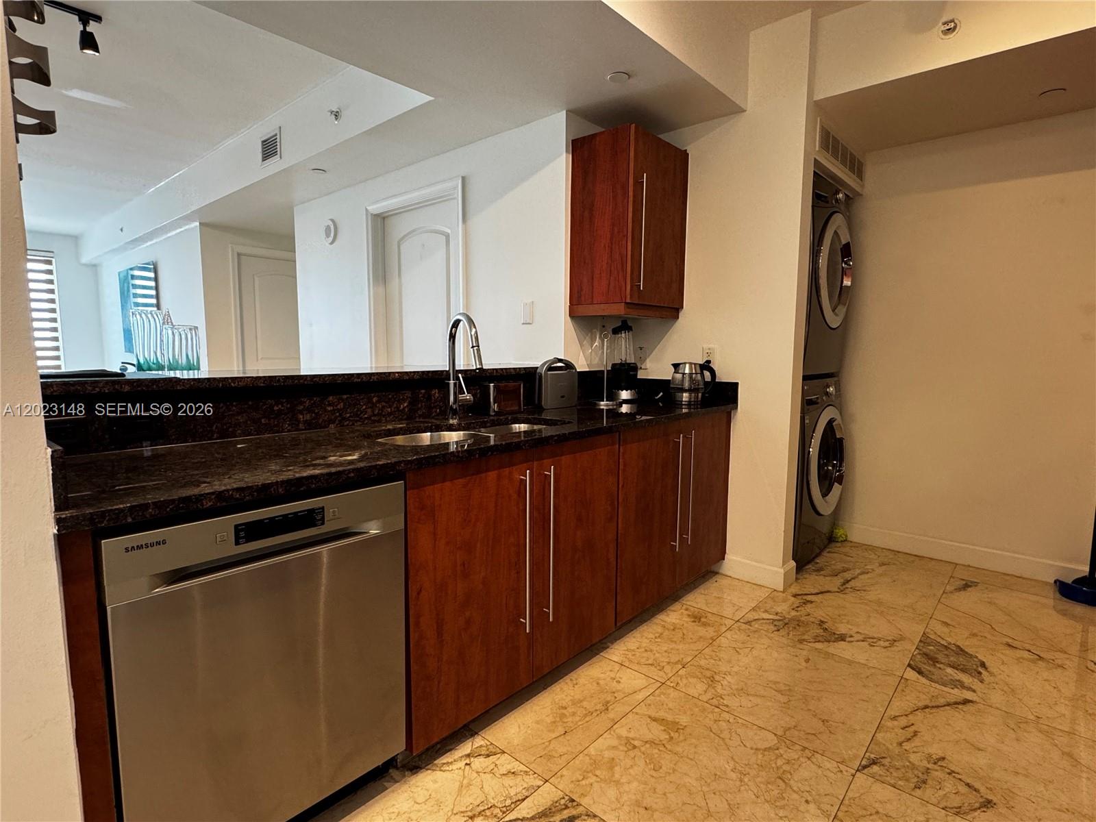 TOSCANO CONDO - Residential