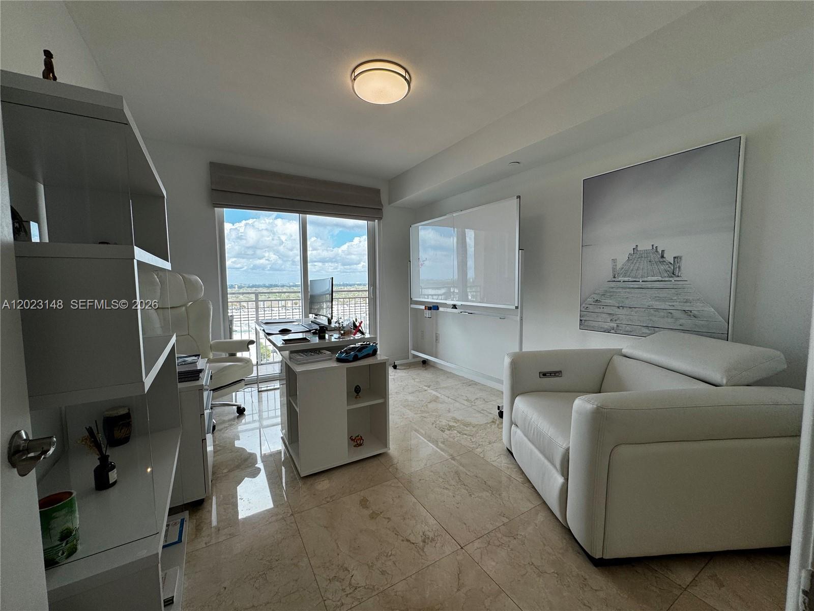 TOSCANO CONDO - Residential