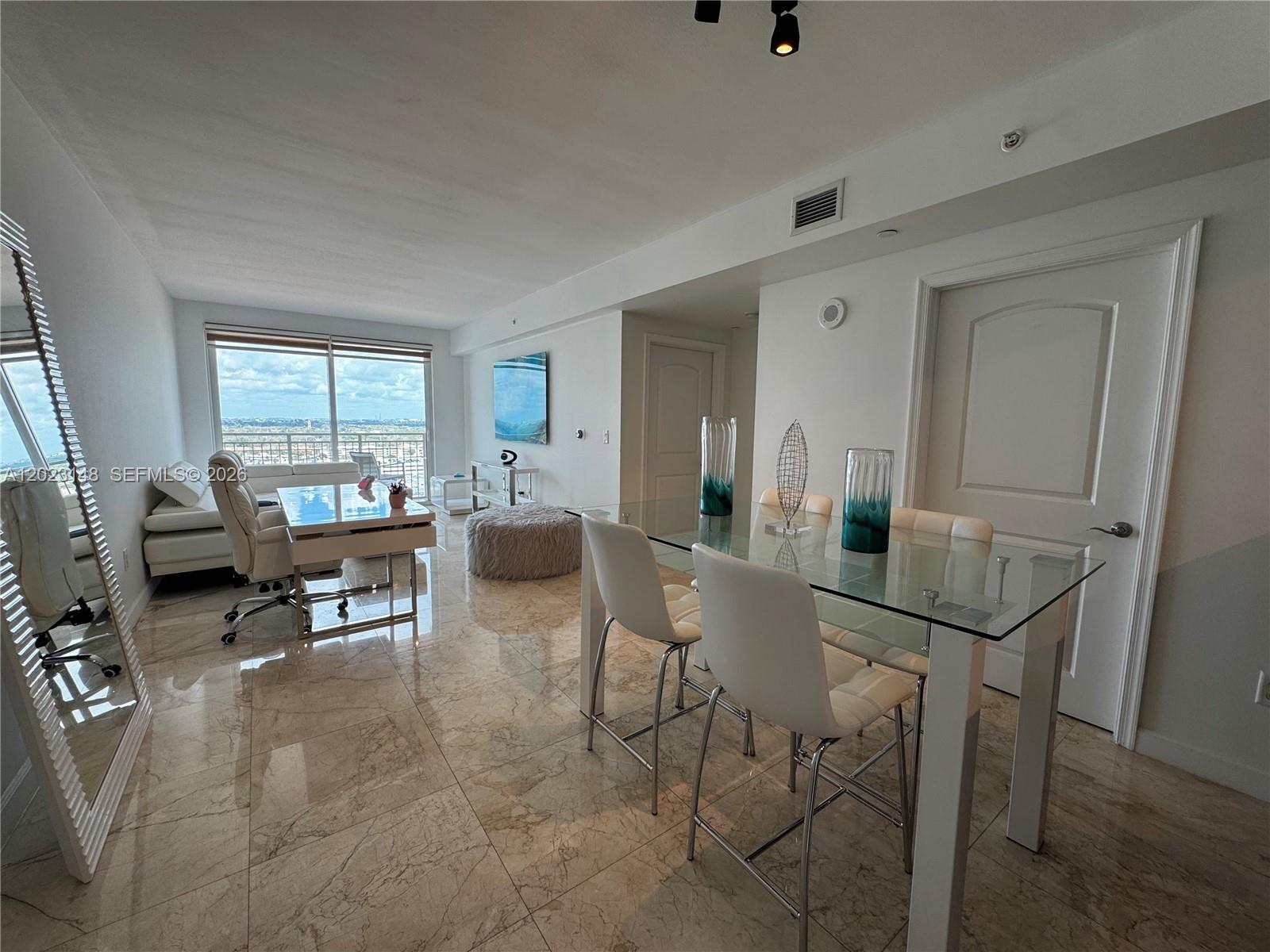 TOSCANO CONDO - Residential