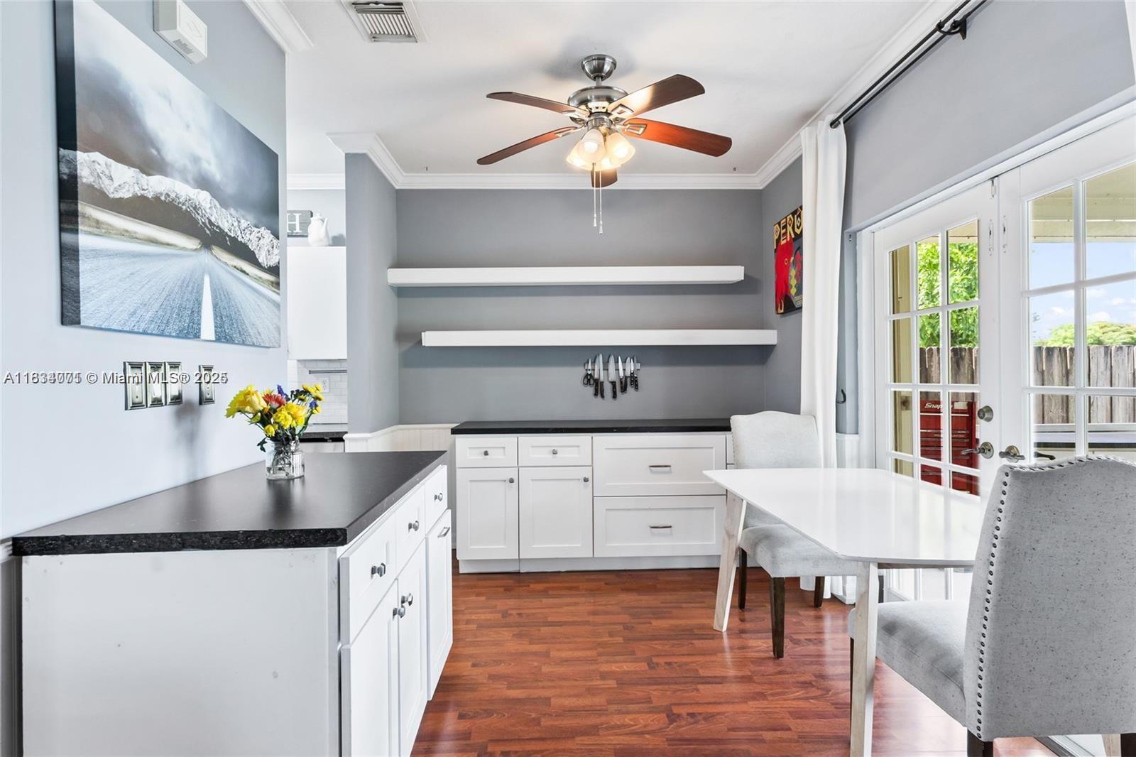 MEGHANS PLACE - Residential