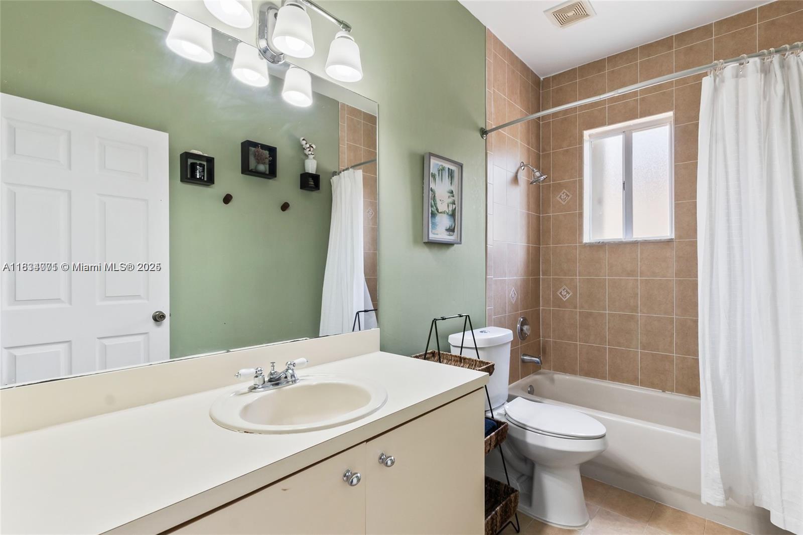 MEGHANS PLACE - Residential