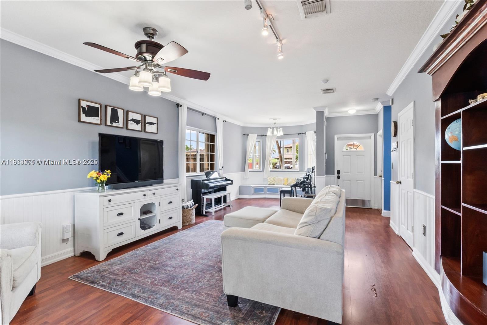 MEGHANS PLACE - Residential