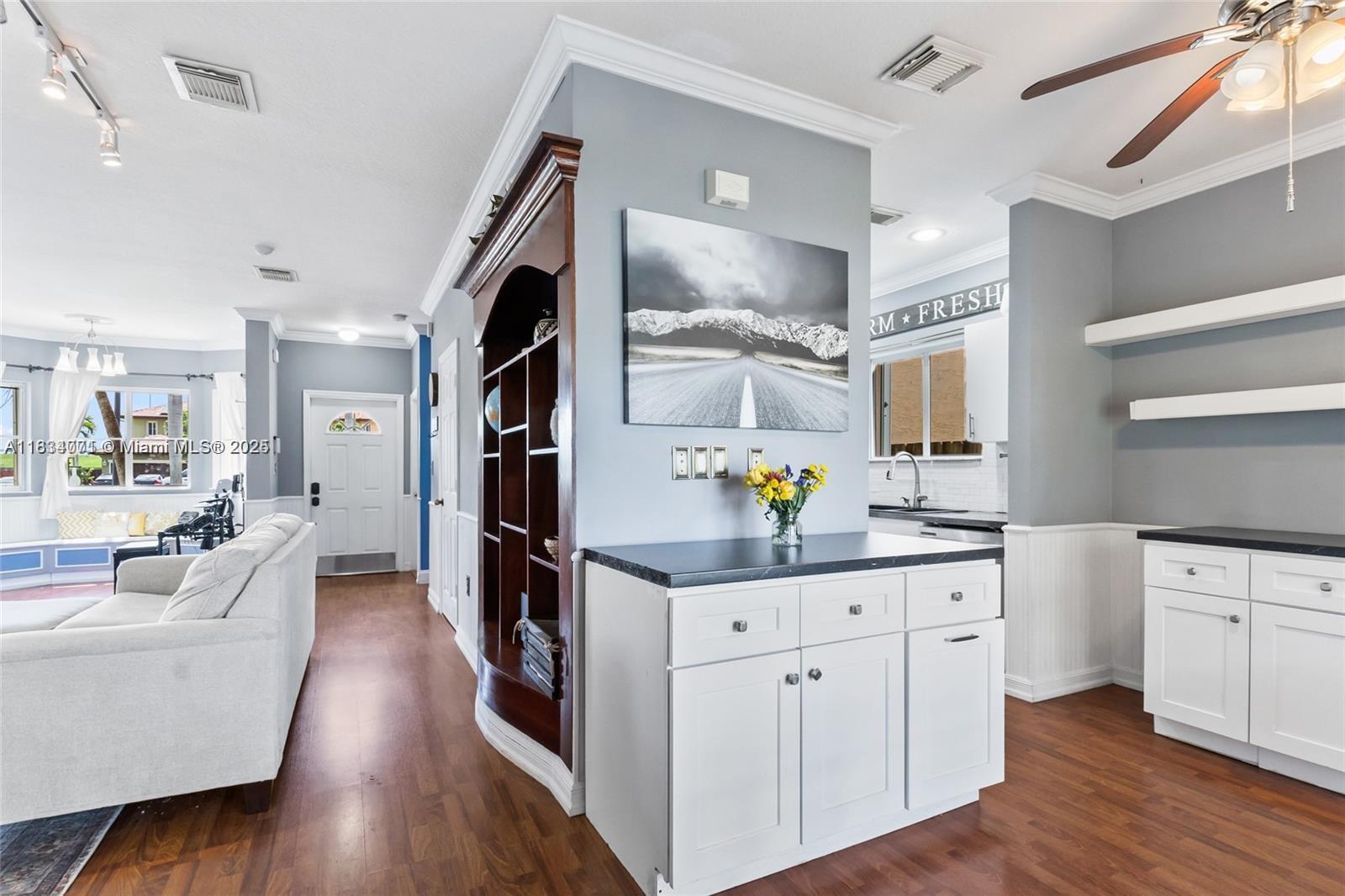 MEGHANS PLACE - Residential