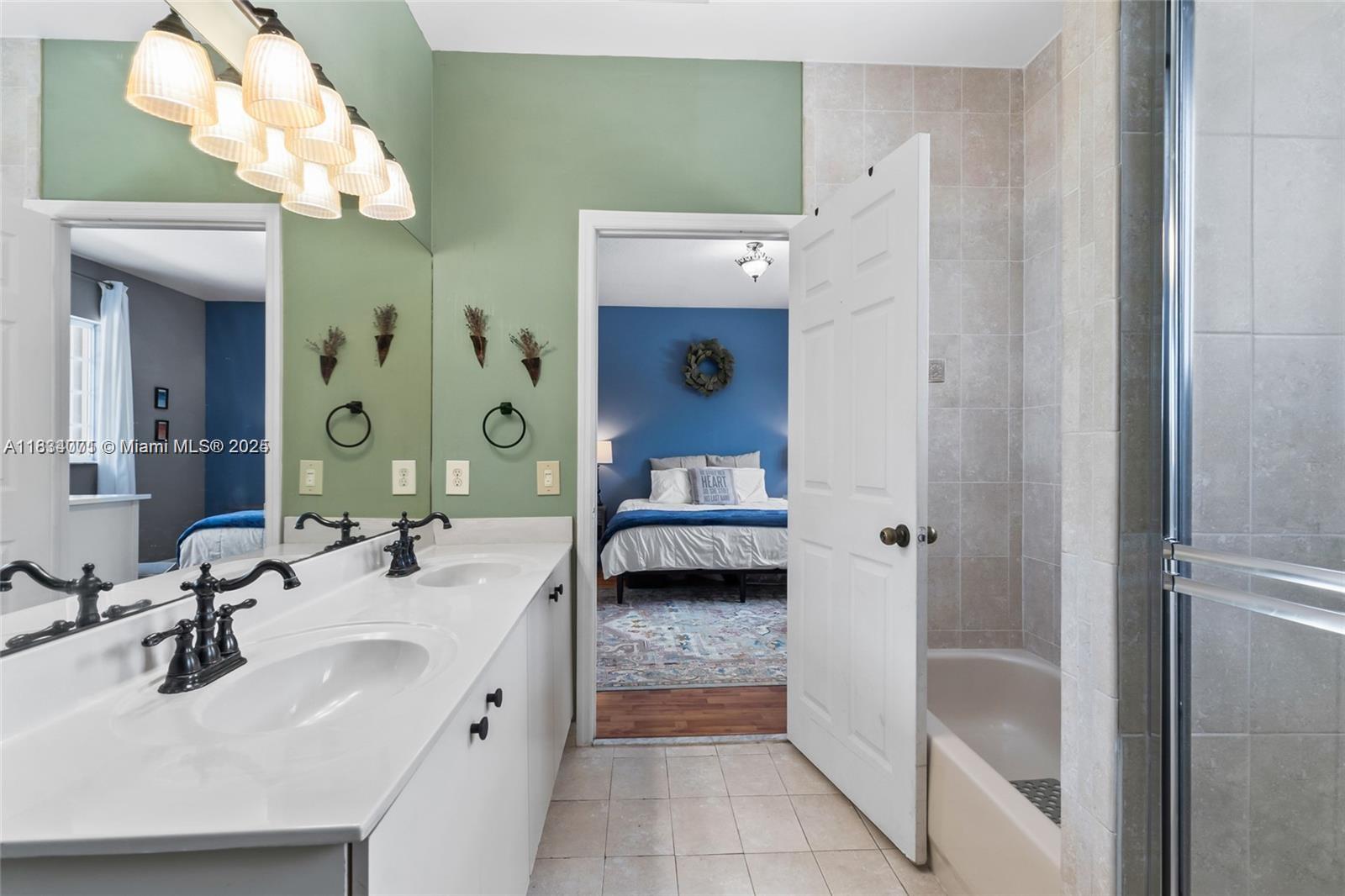 MEGHANS PLACE - Residential