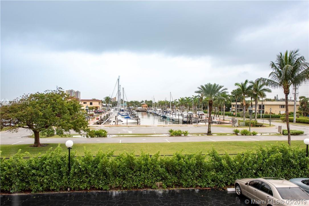 LAKE HARBOUR TOWERS CONDO - Residential