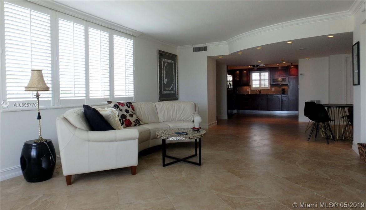 LAKE HARBOUR TOWERS CONDO - Residential