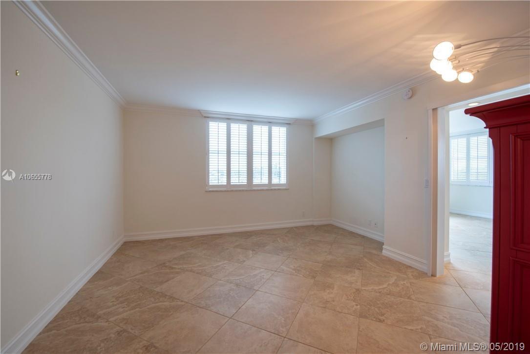 LAKE HARBOUR TOWERS CONDO - Residential