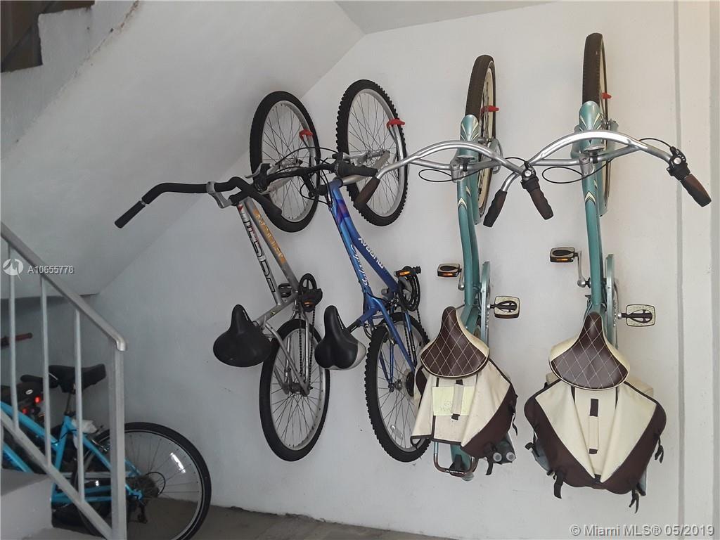 LAKE HARBOUR TOWERS CONDO - Residential