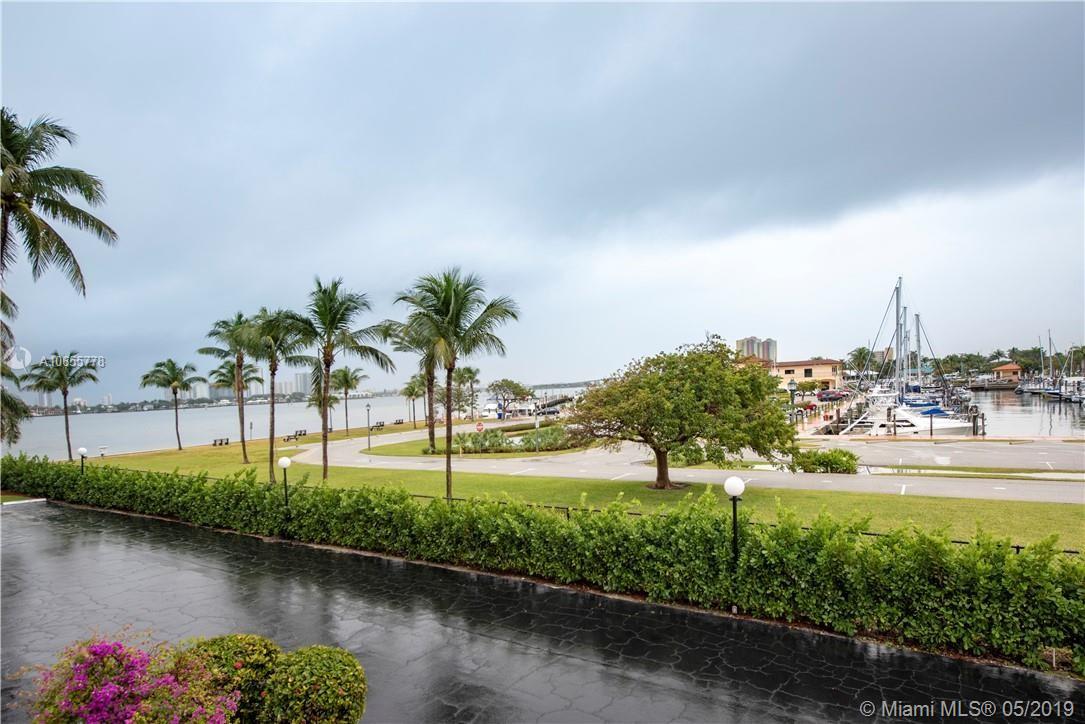 LAKE HARBOUR TOWERS CONDO - Residential