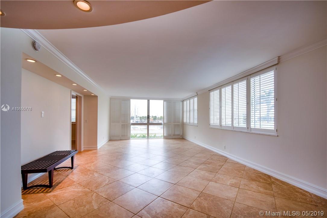 LAKE HARBOUR TOWERS CONDO - Residential