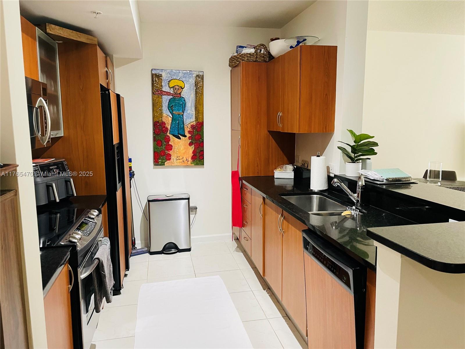 VENTURE AT AVENTURA WEST - Residential