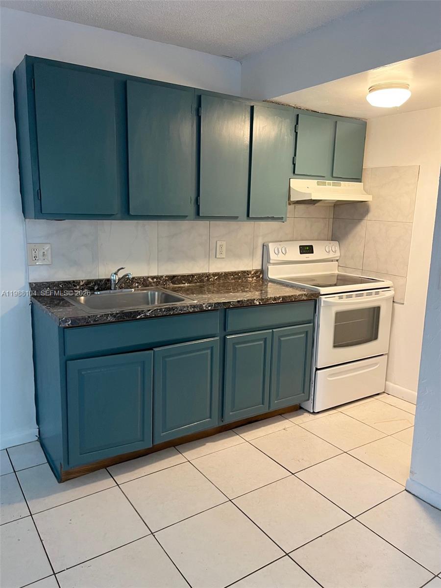 HIDDEN FOREST CONDO - Residential Lease