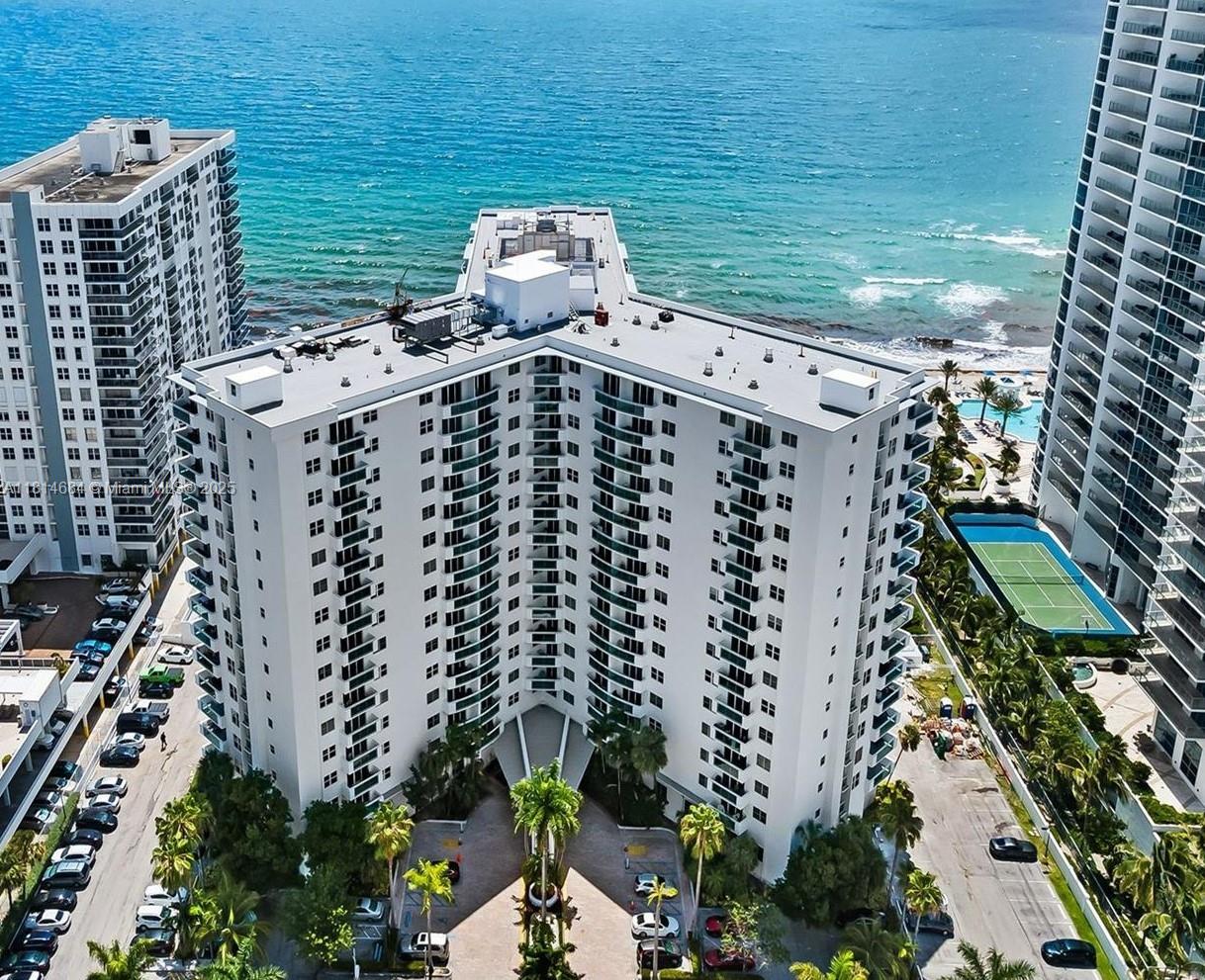 3001 S Ocean Dr 229, Hollywood, Broward County, Florida - 2 Bedrooms  
2 Bathrooms - 