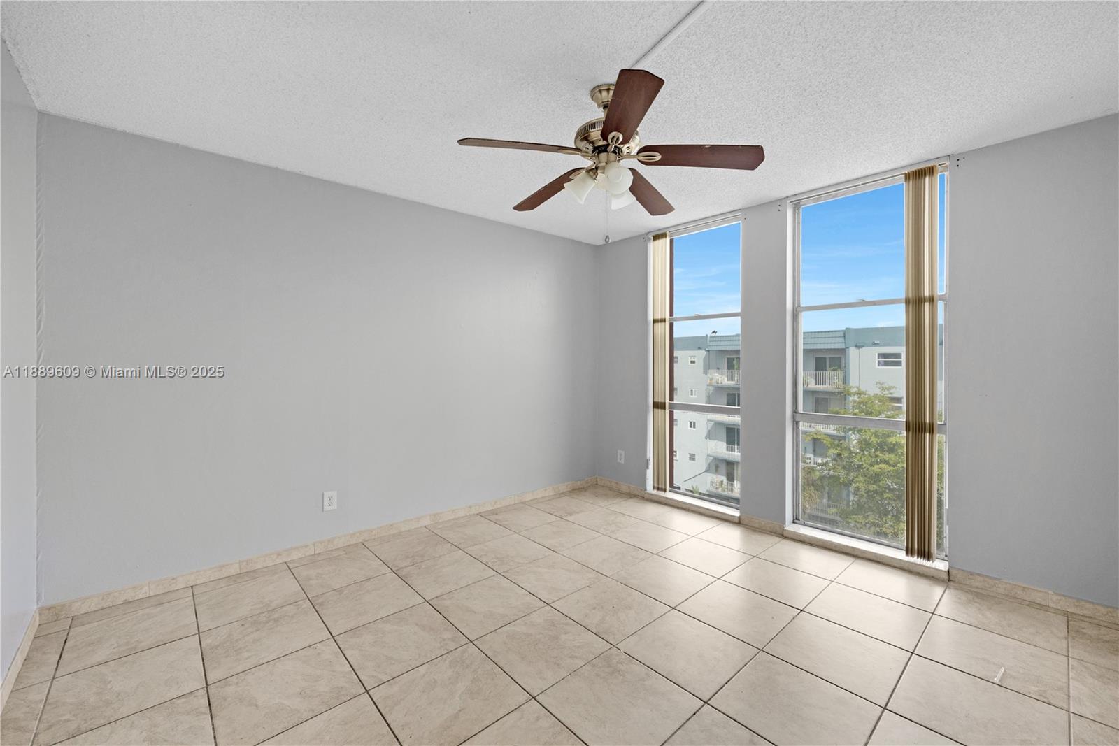 CASA DEL SOL CONDO - Residential