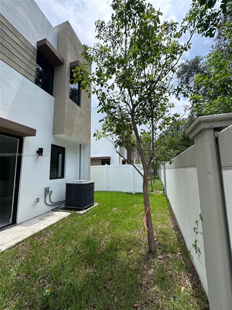 Oaks Place Townhomes - Residential Lease