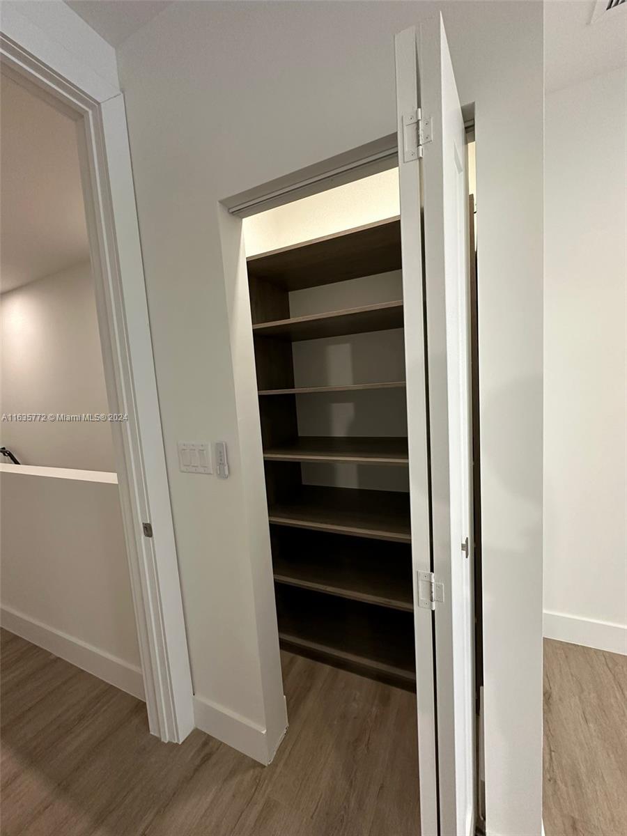 Oaks Place Townhomes - Residential Lease