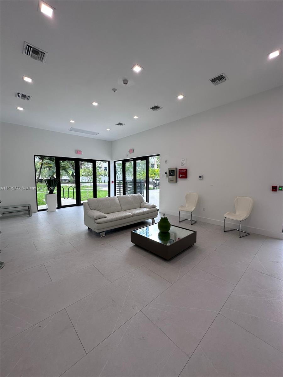Oaks Place Townhomes - Residential Lease