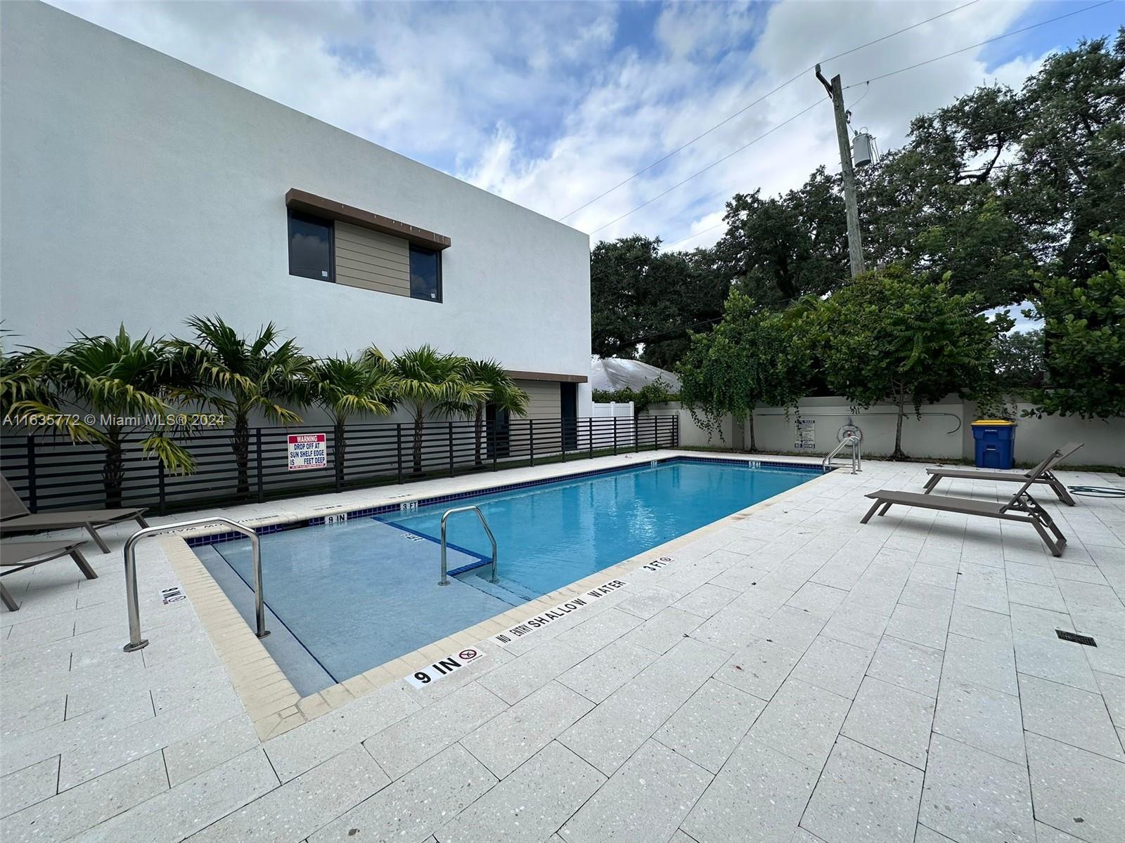 Oaks Place Townhomes - Residential Lease