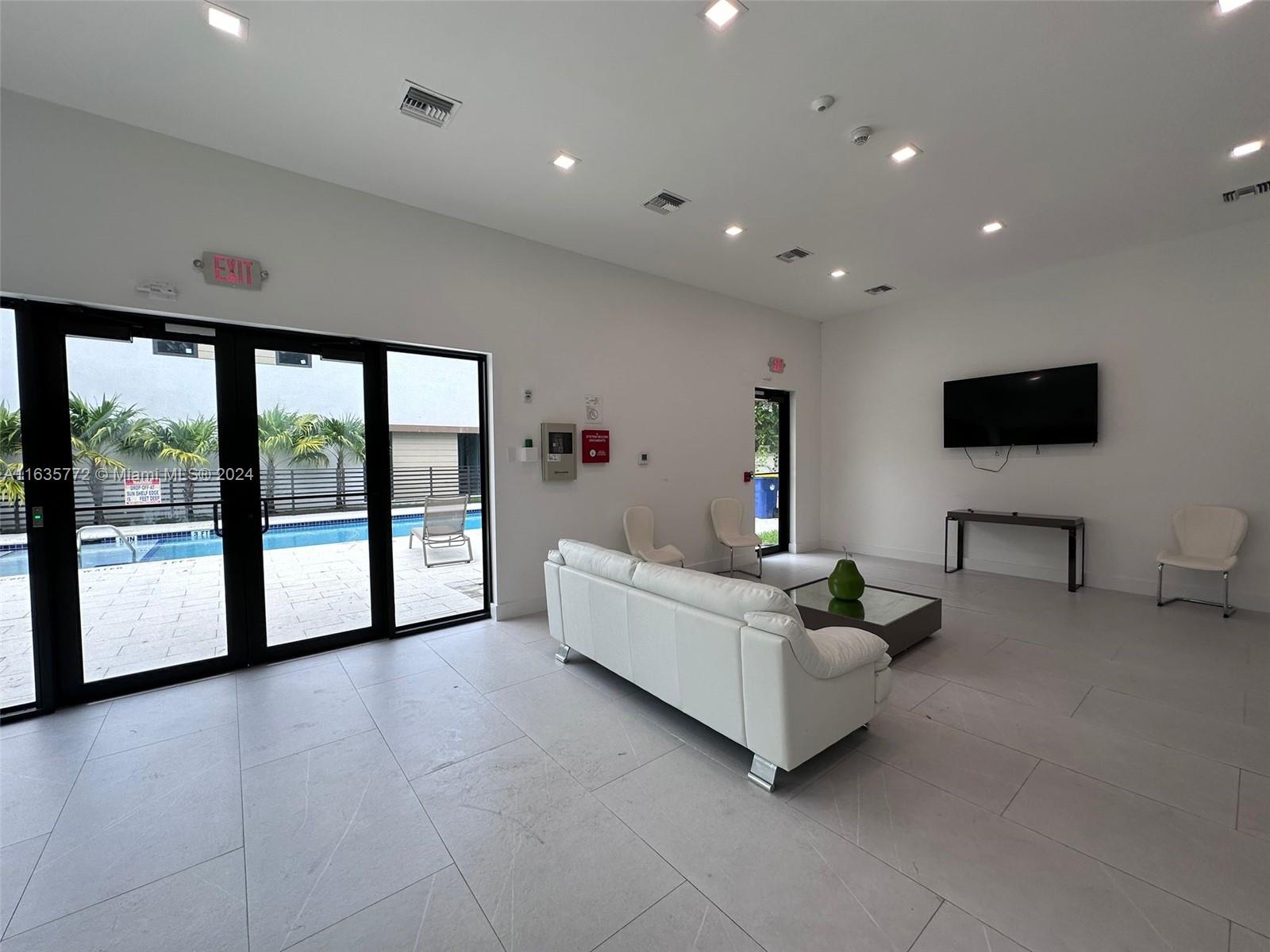 Oaks Place Townhomes - Residential Lease