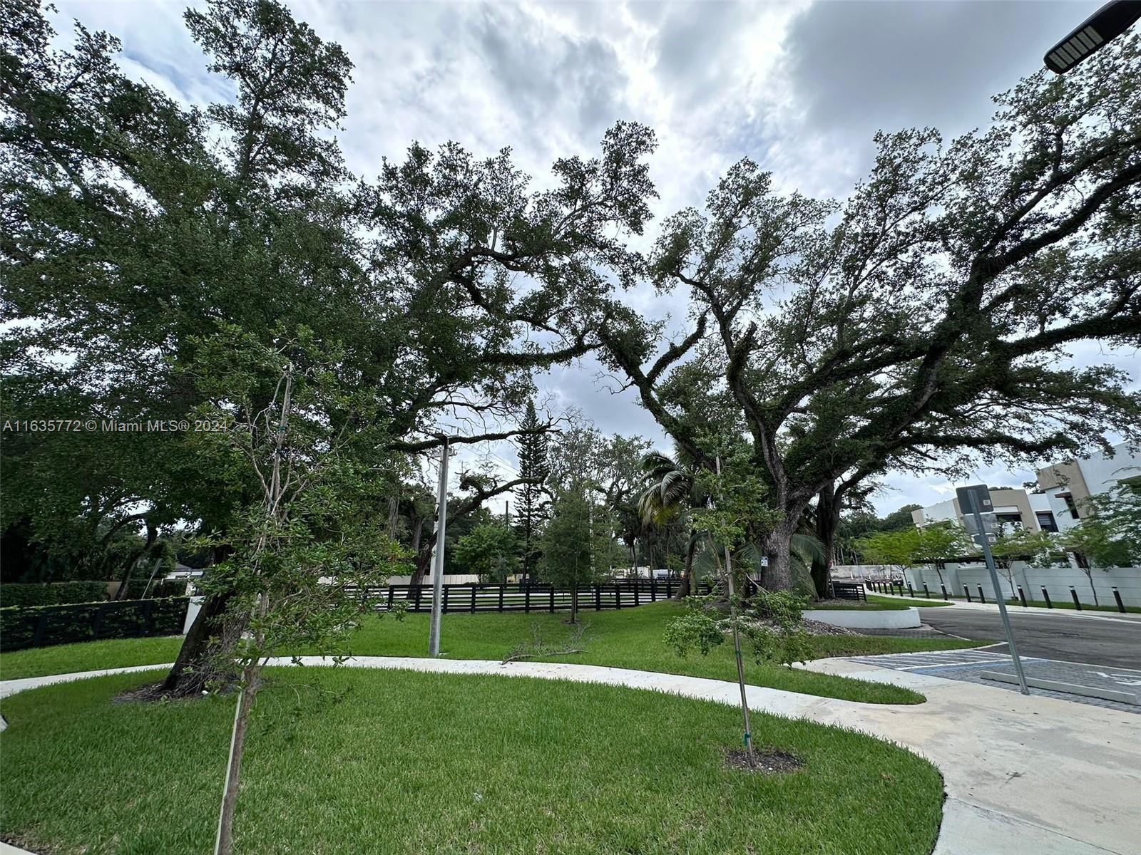 Oaks Place Townhomes - Residential Lease