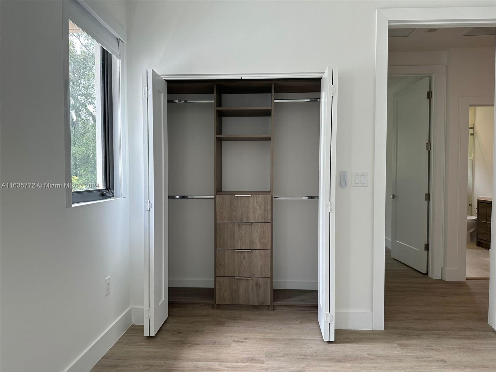 Oaks Place Townhomes - Residential Lease