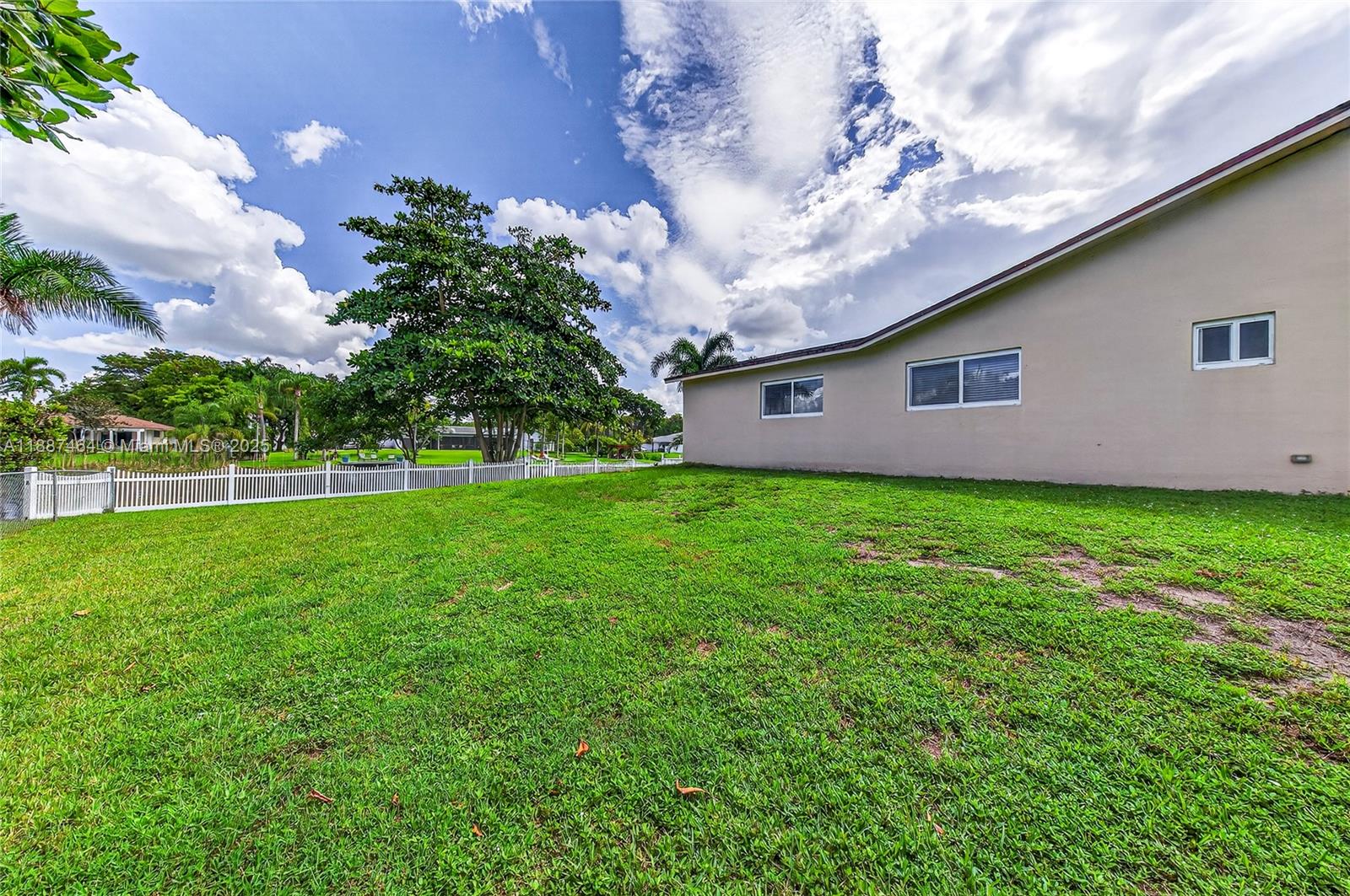 DAVIE WEST - Residential
