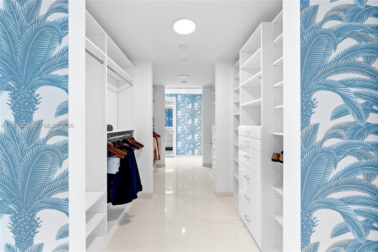 300 Biscayne Boulevard Way 901E