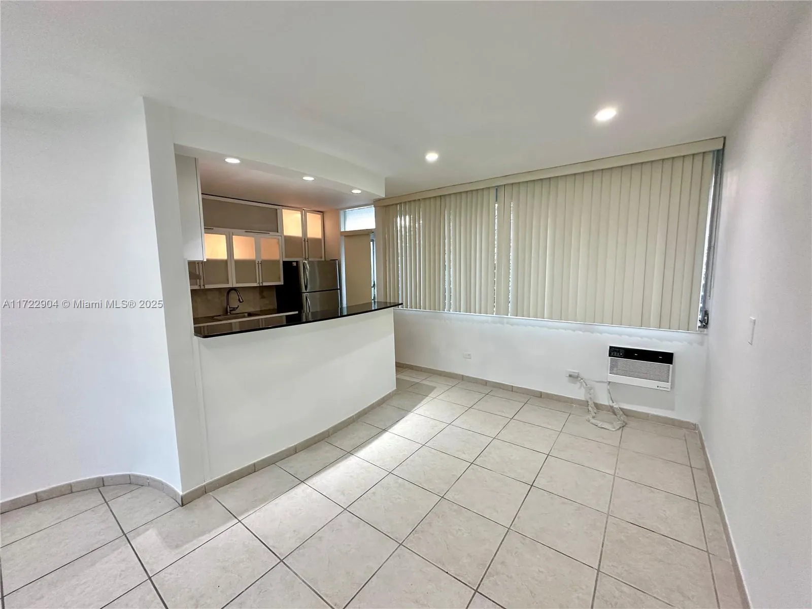 Bay Harbor Islands, Florida 33154, United States, 1 Bedroom Bedrooms, ,1 BathroomBathrooms,Residential,Pending,19150