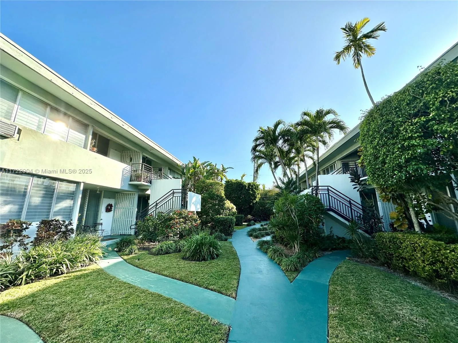 Bay Harbor Islands, Florida 33154, United States, 1 Bedroom Bedrooms, ,1 BathroomBathrooms,Residential,Pending,19150