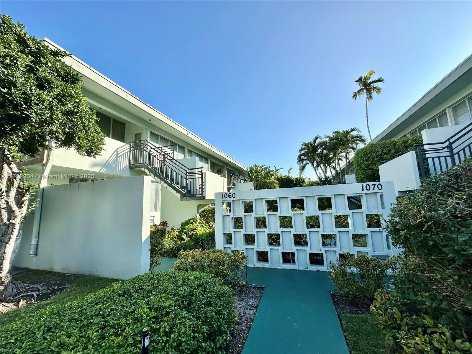 Bay Harbor Islands, Florida 33154, United States, 1 Bedroom Bedrooms, ,1 BathroomBathrooms,Residential,Pending,19150