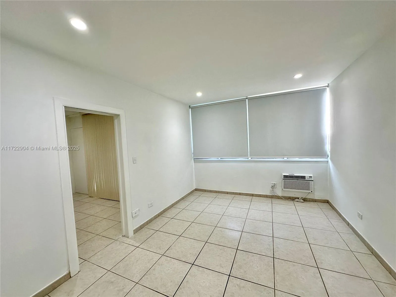 Bay Harbor Islands, Florida 33154, United States, 1 Bedroom Bedrooms, ,1 BathroomBathrooms,Residential,Pending,19150