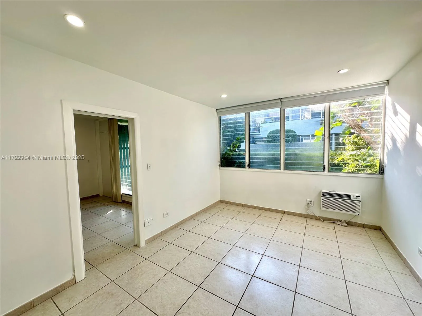 Bay Harbor Islands, Florida 33154, United States, 1 Bedroom Bedrooms, ,1 BathroomBathrooms,Residential,Pending,19150