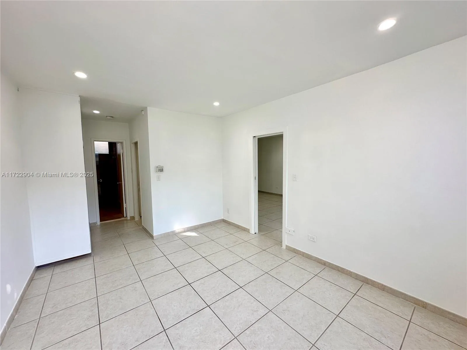 Bay Harbor Islands, Florida 33154, United States, 1 Bedroom Bedrooms, ,1 BathroomBathrooms,Residential,Pending,19150