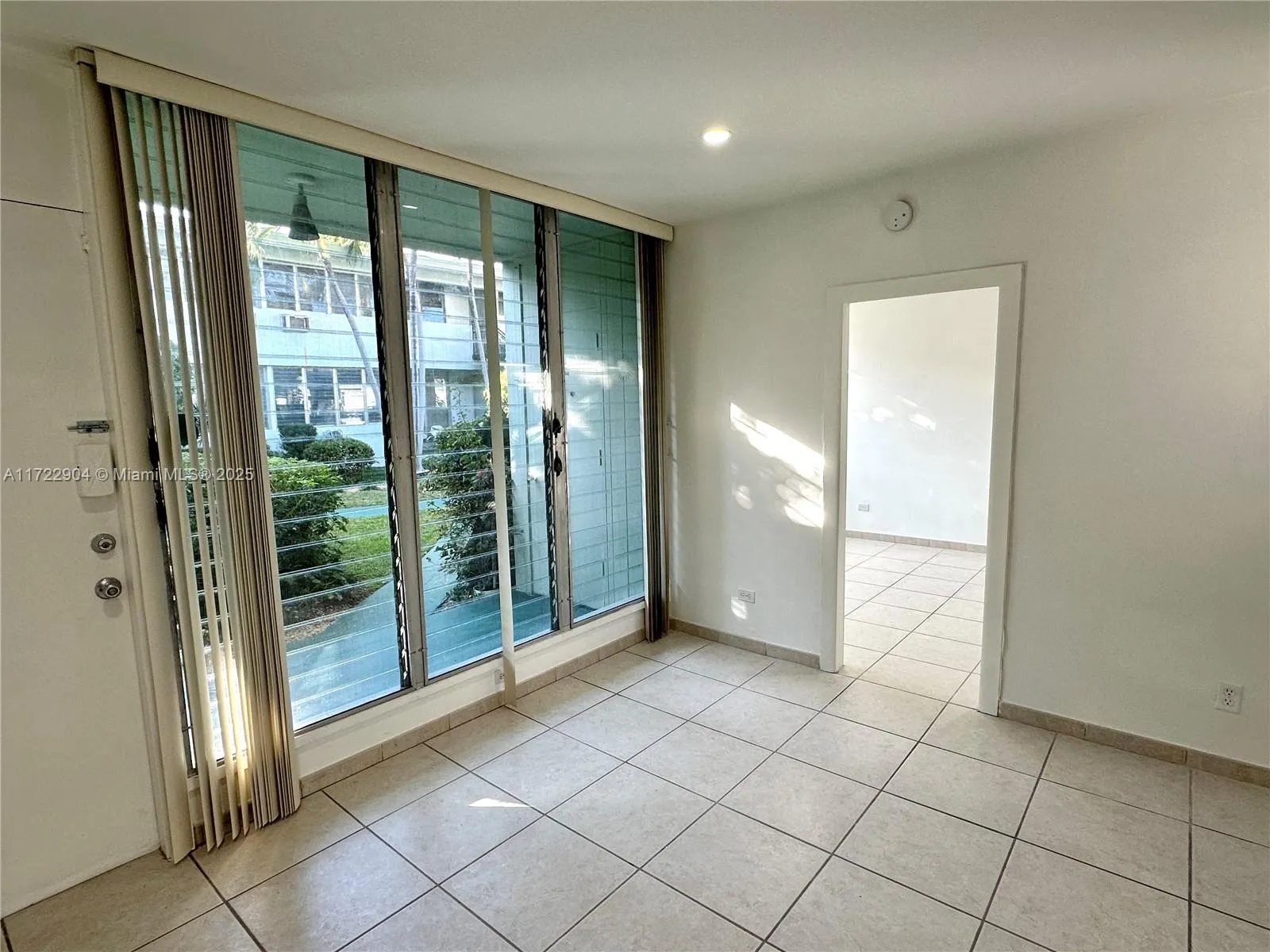 Bay Harbor Islands, Florida 33154, United States, 1 Bedroom Bedrooms, ,1 BathroomBathrooms,Residential,Pending,19150