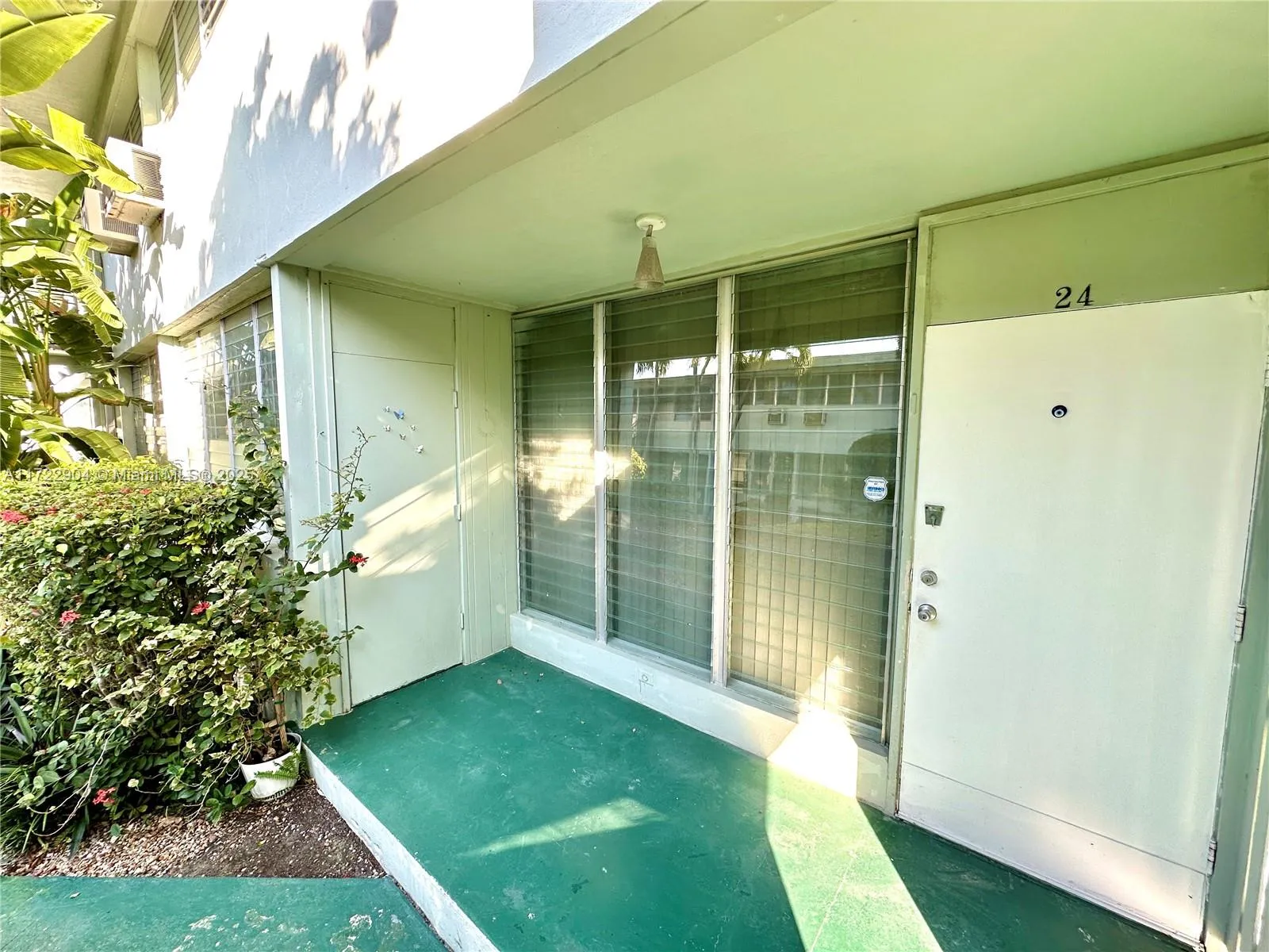 Bay Harbor Islands, Florida 33154, United States, 1 Bedroom Bedrooms, ,1 BathroomBathrooms,Residential,Pending,19150