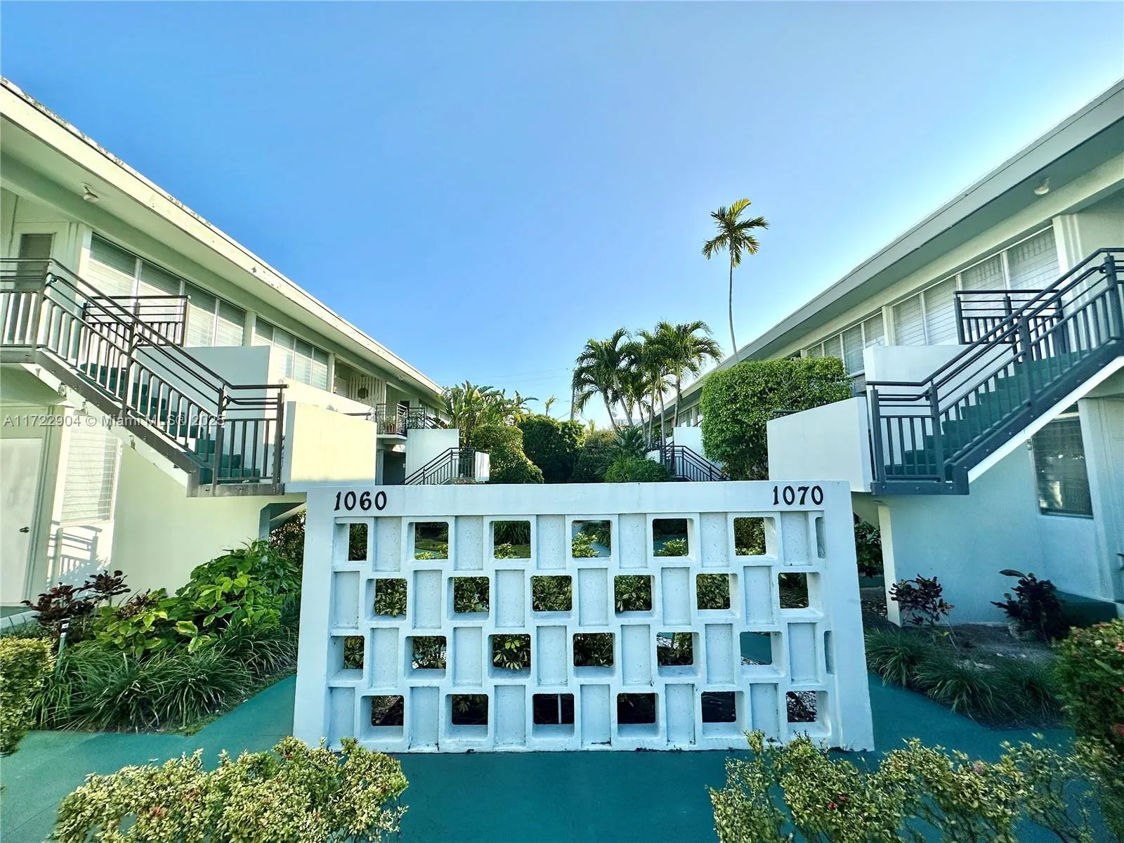 Bay Harbor Islands, Florida 33154, United States, 1 Bedroom Bedrooms, ,1 BathroomBathrooms,Residential,Pending,19150