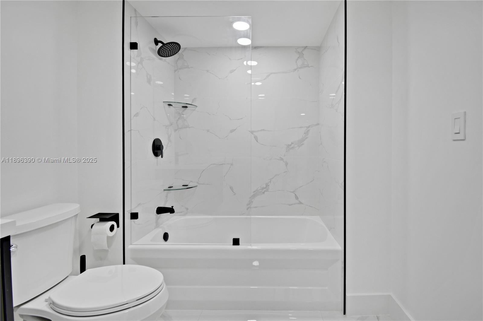 1800 CLUB CONDO - Residential Lease