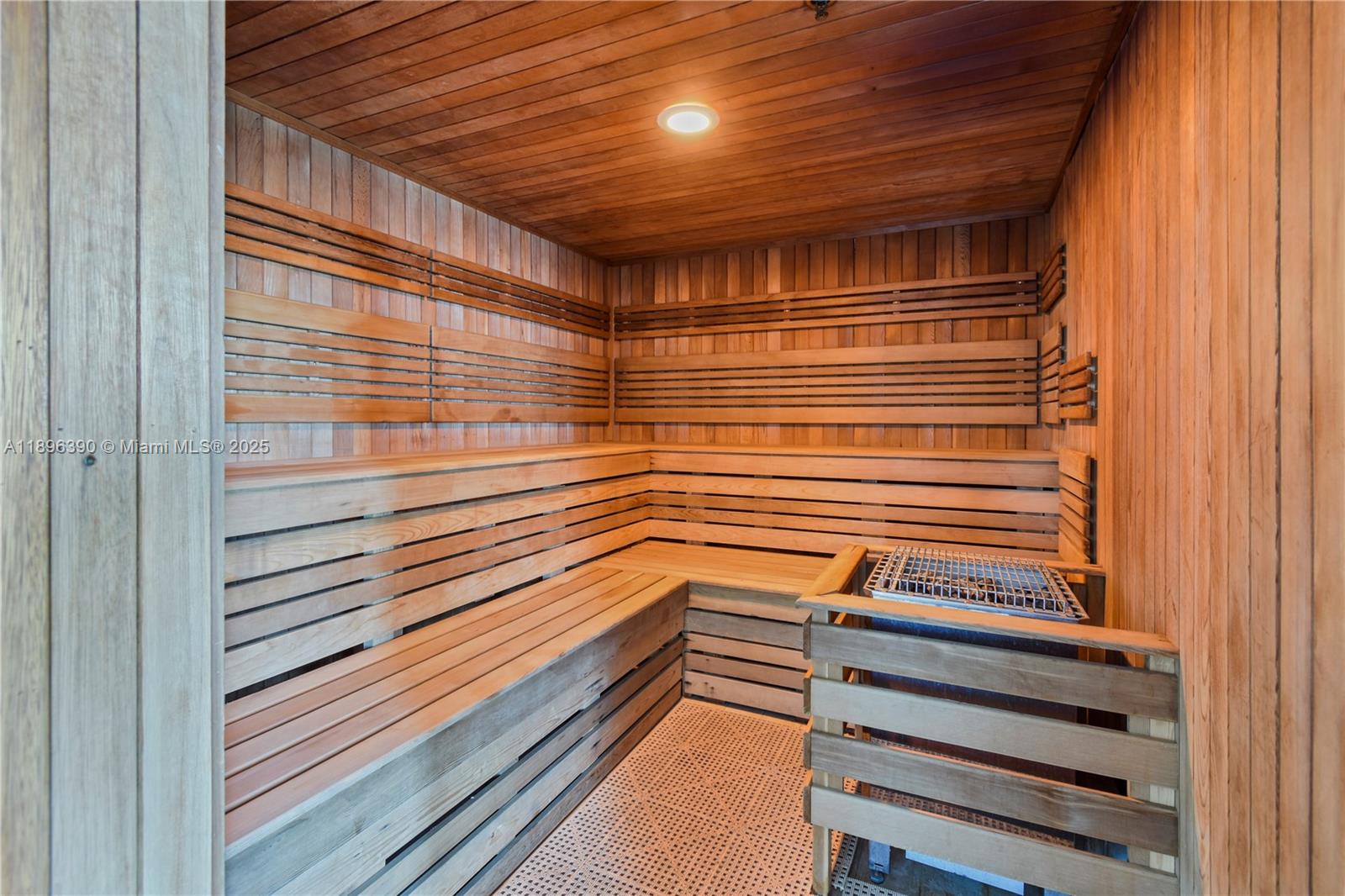 1800 CLUB CONDO - Residential Lease