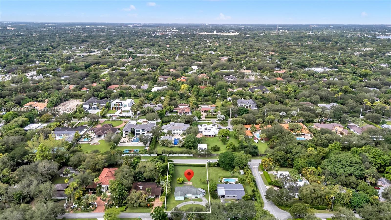 6820 SW 71st Ct, Miami, FL, 33143/$1,350,000 2 6820 SW 71st Ct