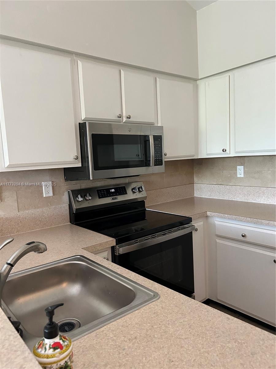 MARINA OAKS CONDO - Residential Lease