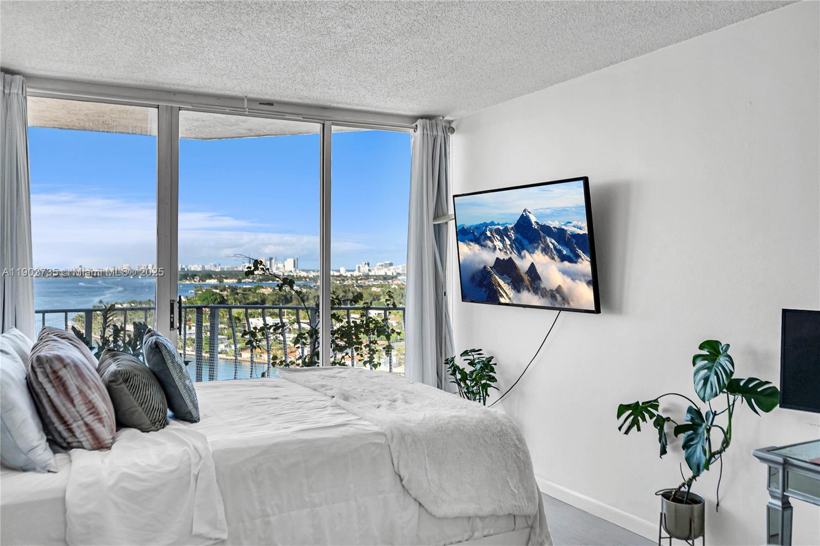 THE GRANDVIEW PALACE - Residential