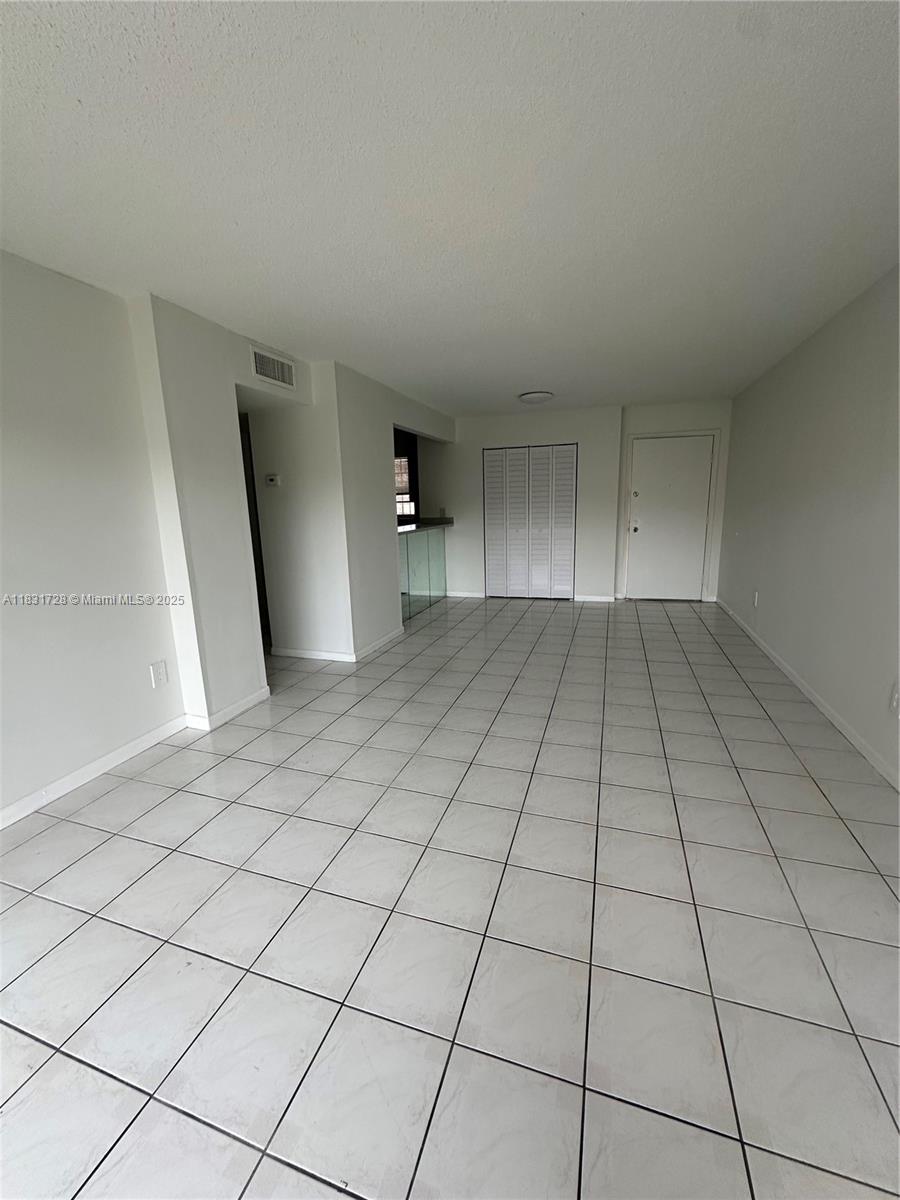 8897 Fontainebleau Blvd 208