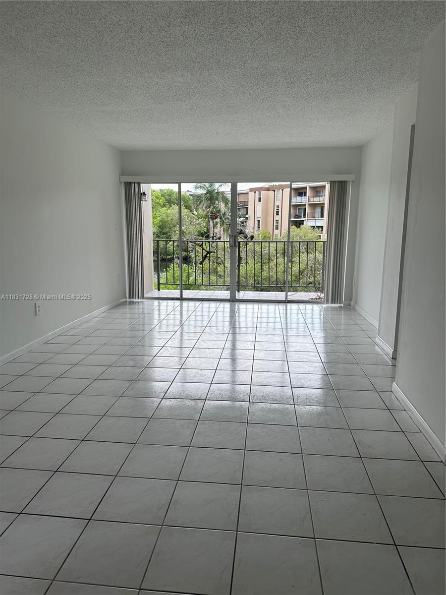 8897 Fontainebleau Blvd 208