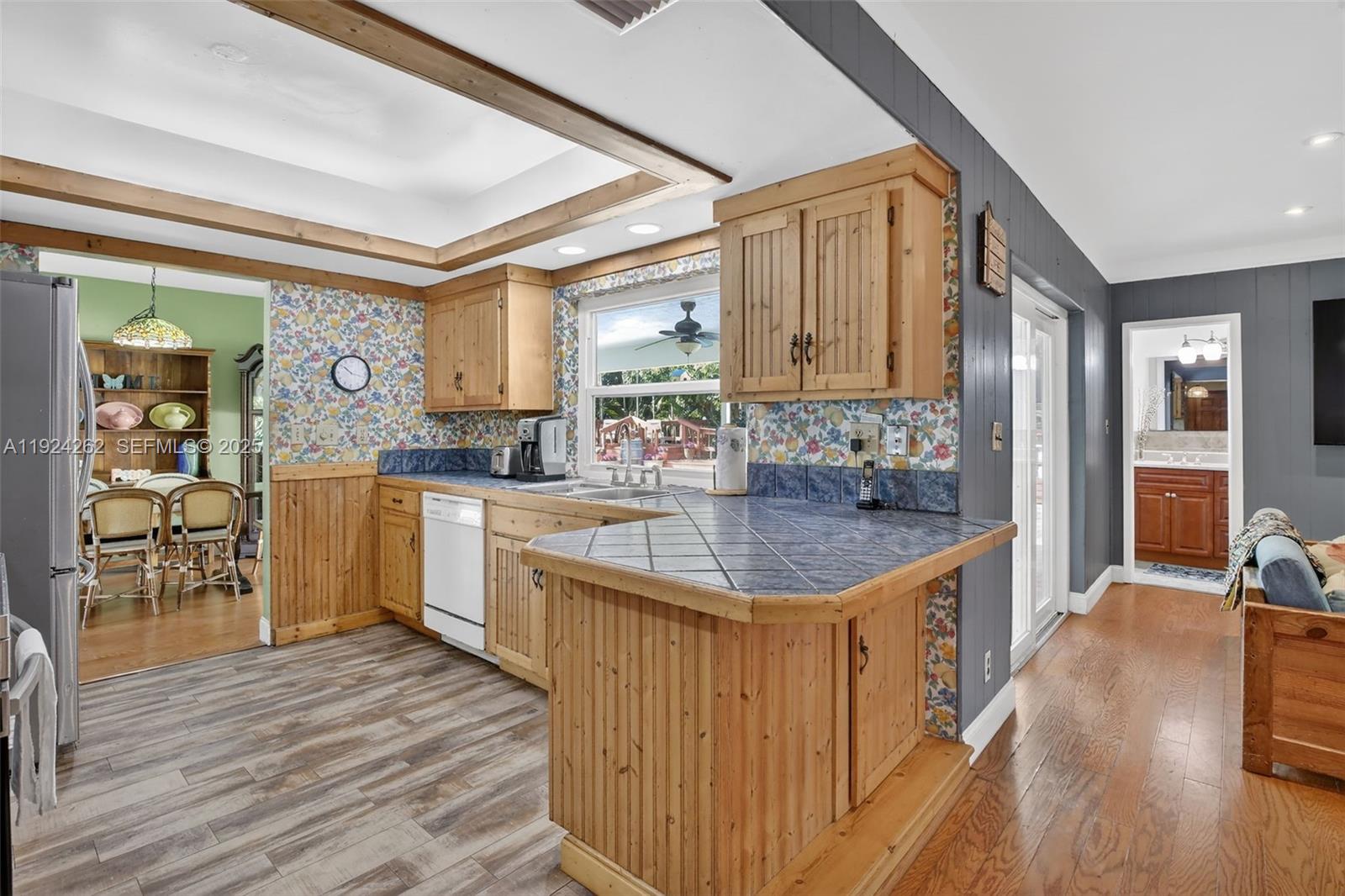 PLANTATION ACRES SOUTH - Residential