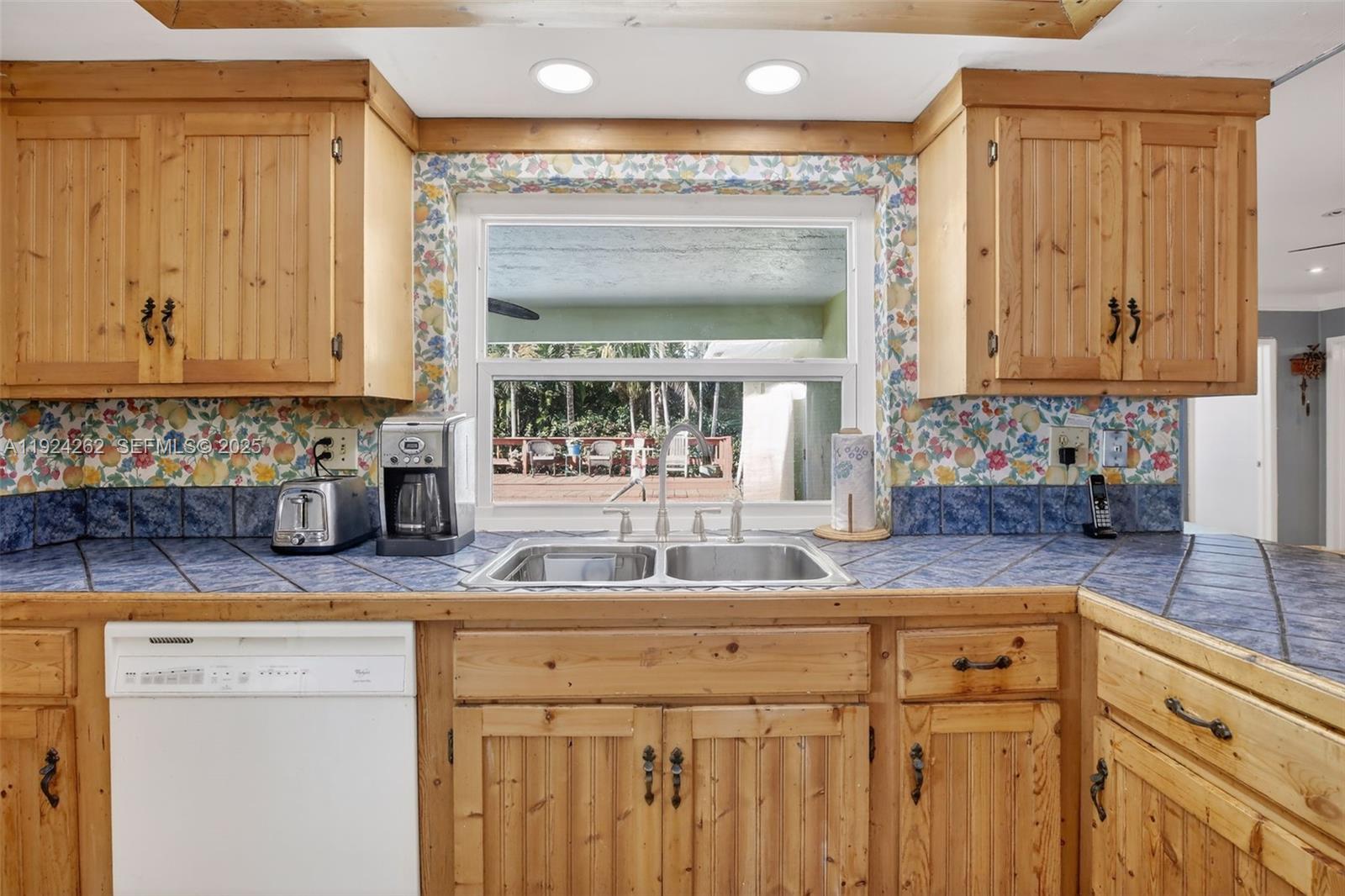 PLANTATION ACRES SOUTH - Residential