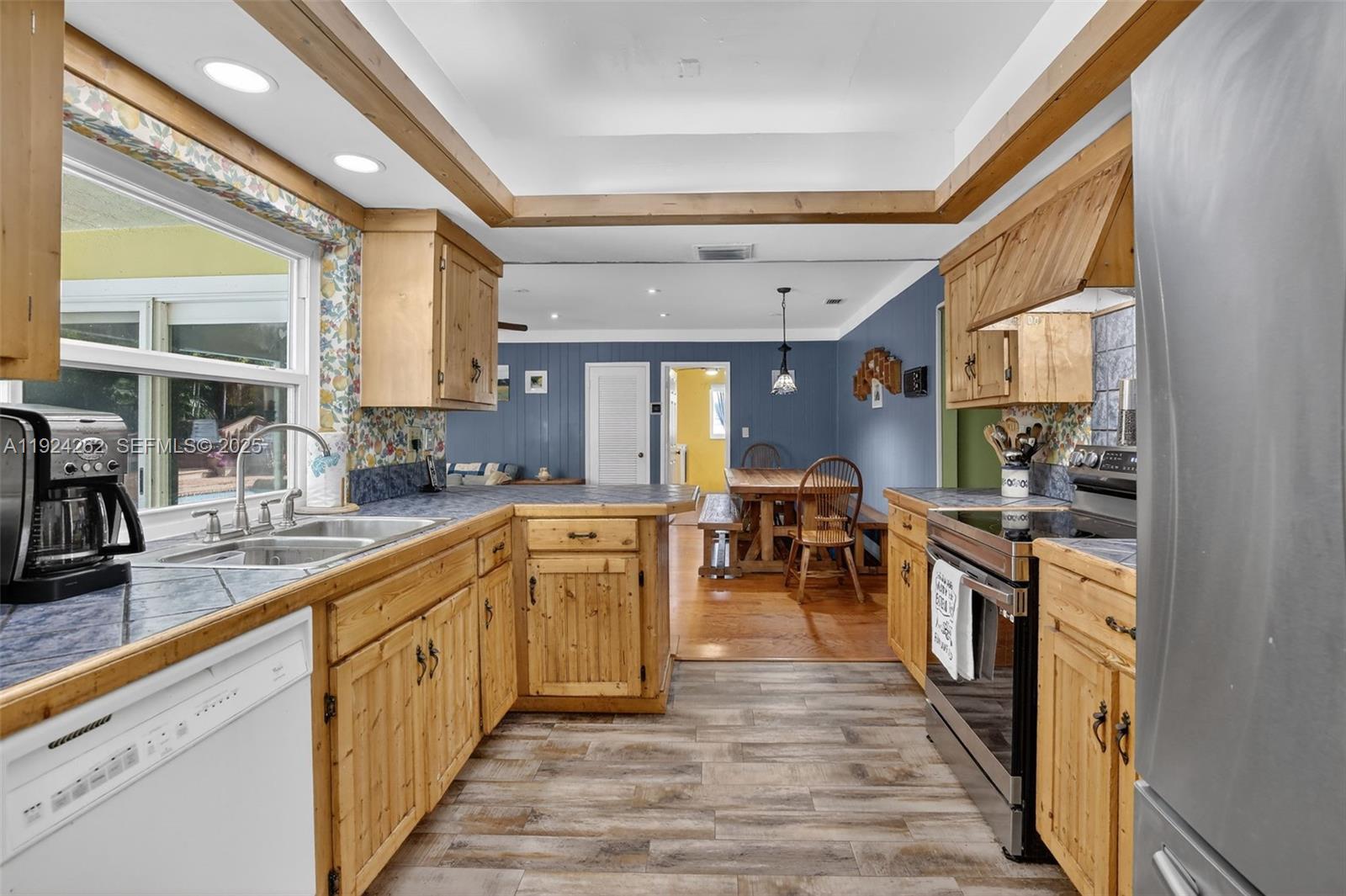 PLANTATION ACRES SOUTH - Residential