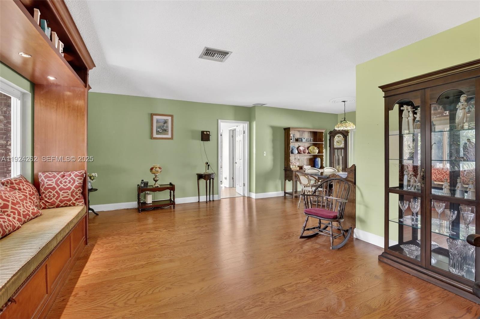 PLANTATION ACRES SOUTH - Residential