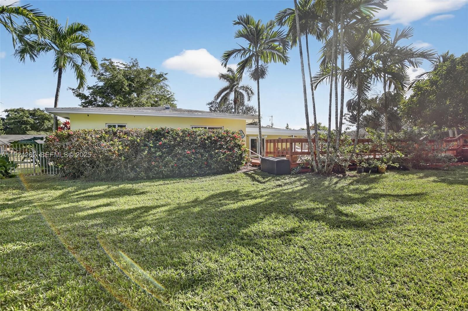 PLANTATION ACRES SOUTH - Residential