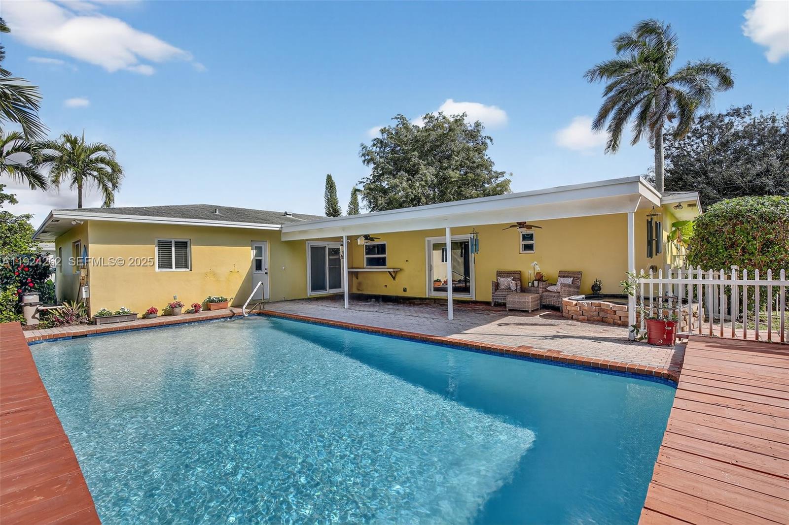 PLANTATION ACRES SOUTH - Residential